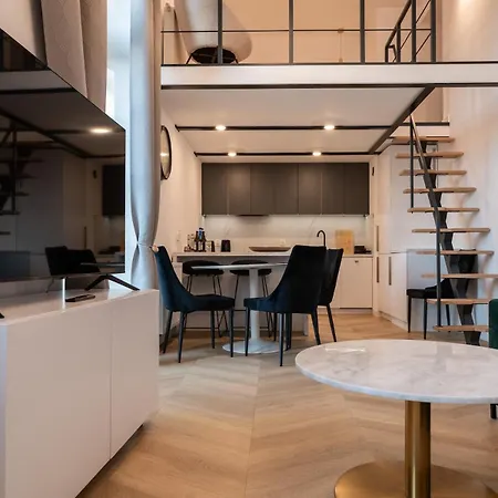 River View Loft With Balcony - Old Town - Appartement *