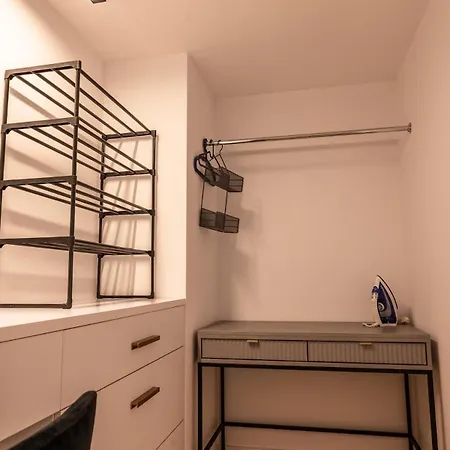 Bright Loft With River View - Old Town - Wroclaw アパート